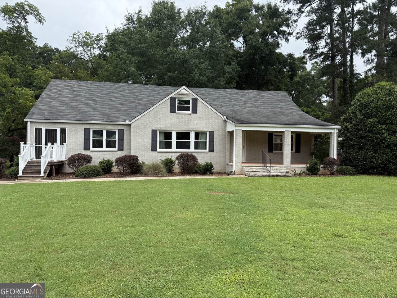 706 Hill Street - Photo 1
