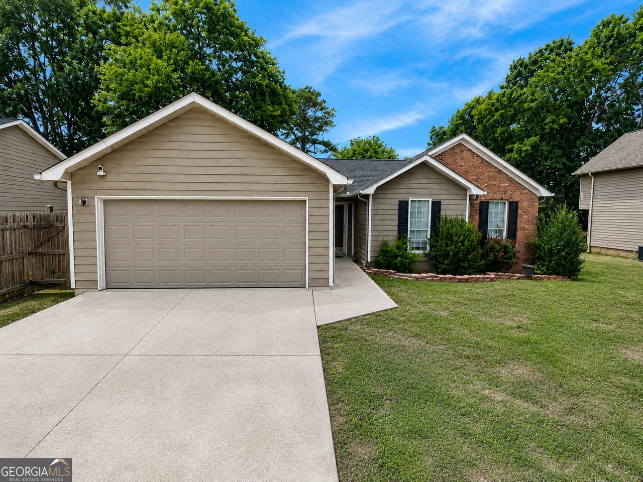 3684 Paddington Trail - Photo 1