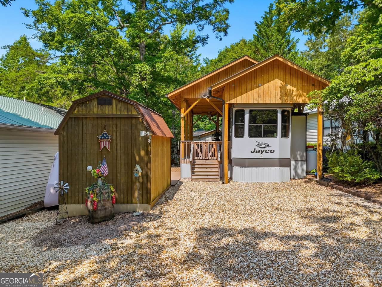 104 Cindy Parkway - Photo 1