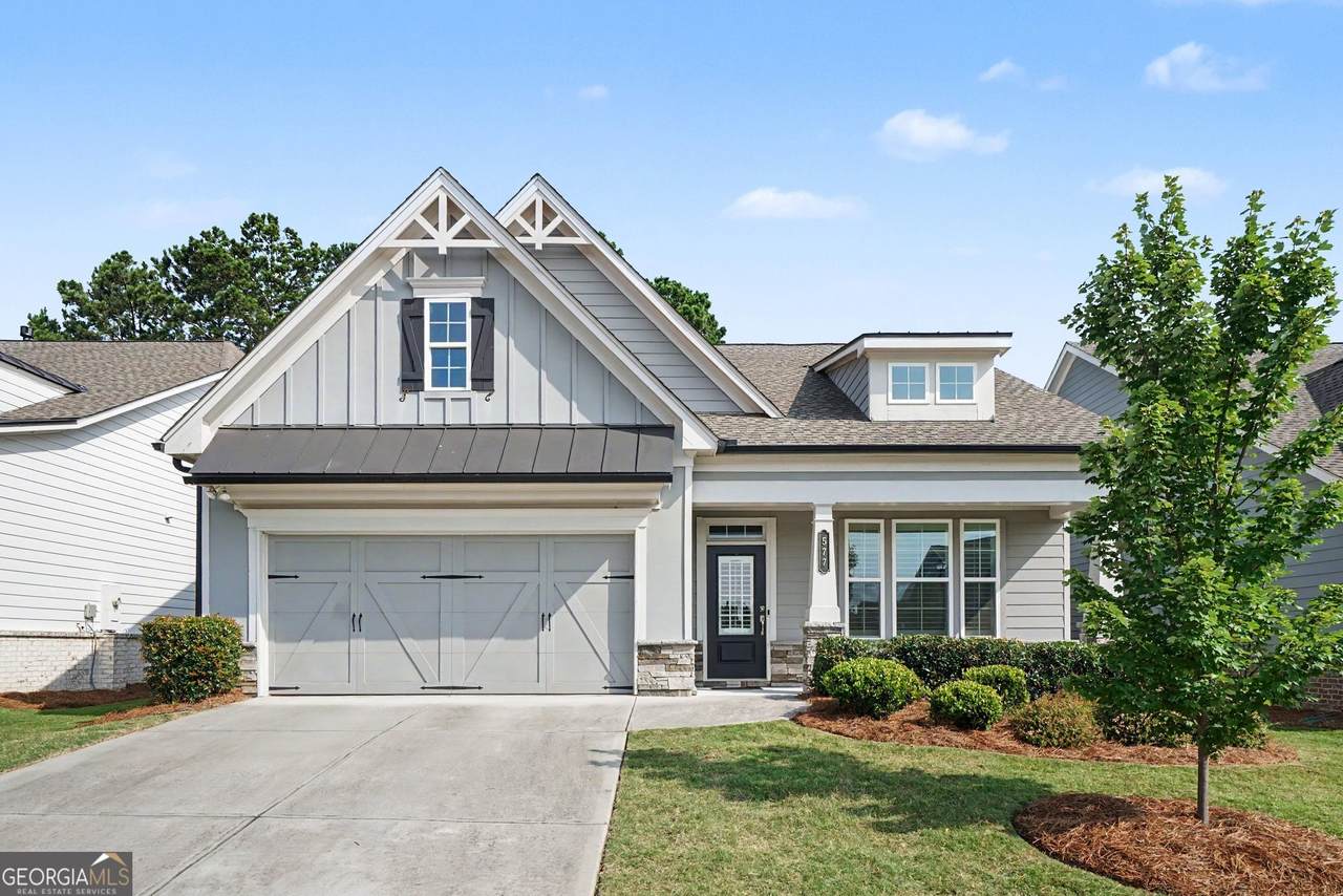 577 Barlow Place - Photo 1