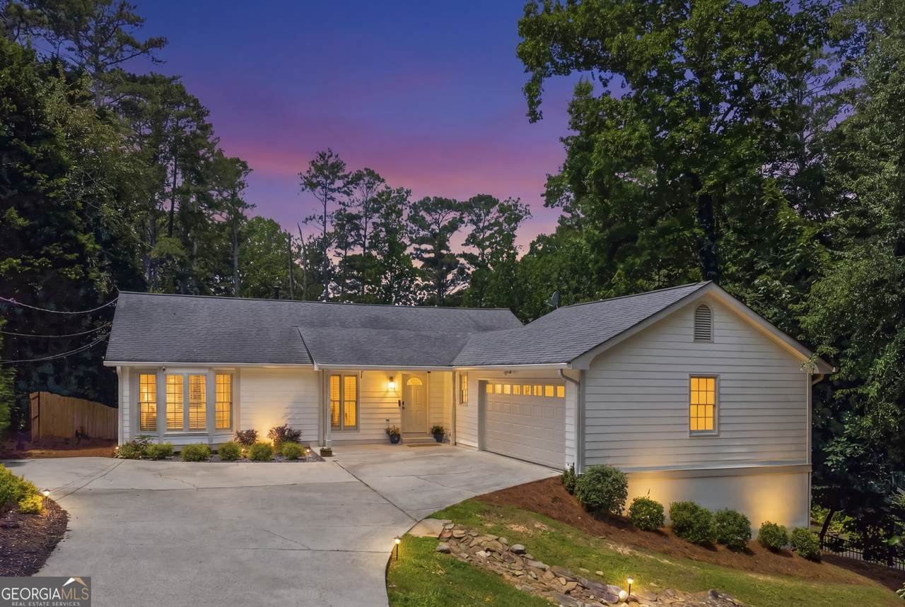 6014 Lake Lanier Heights Road - Photo 1