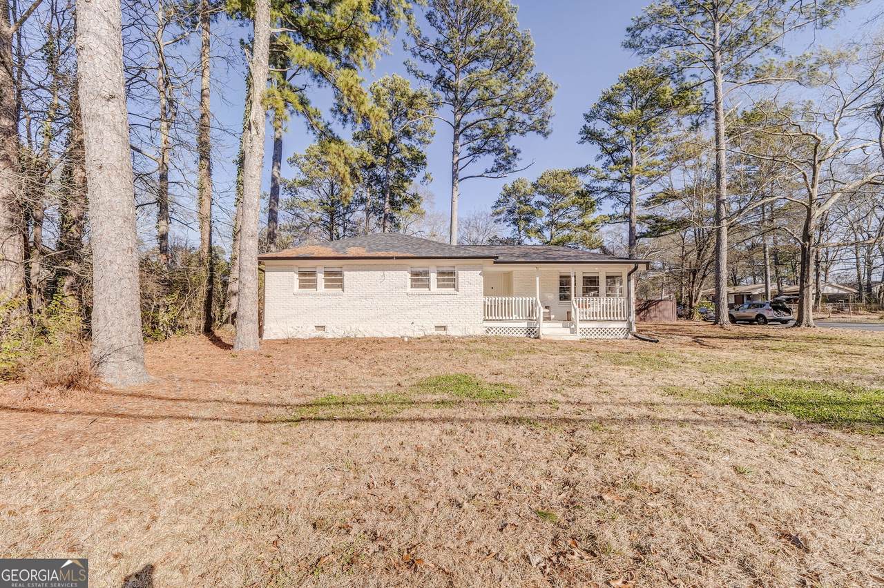 136 Elliott Drive - Photo 1