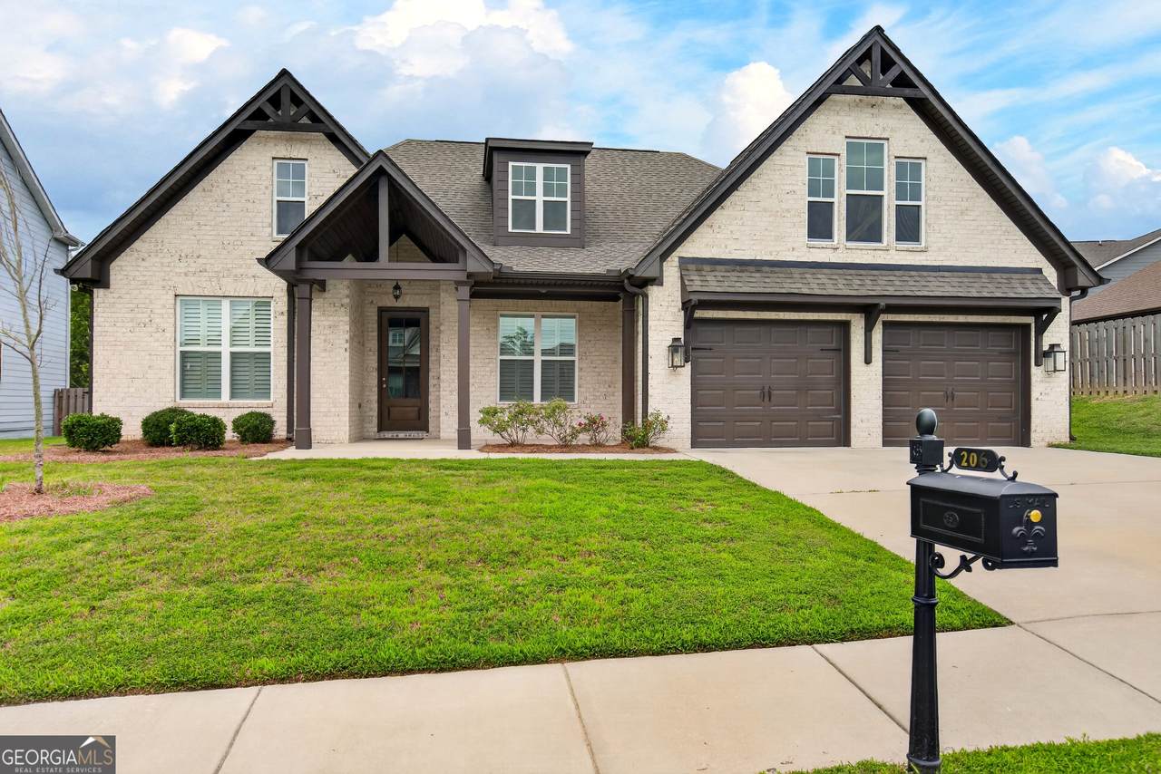 206 Linman Drive - Photo 1