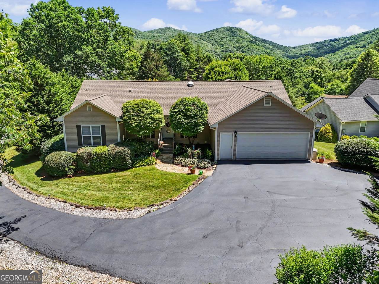 499 Driver Lane - Photo 1