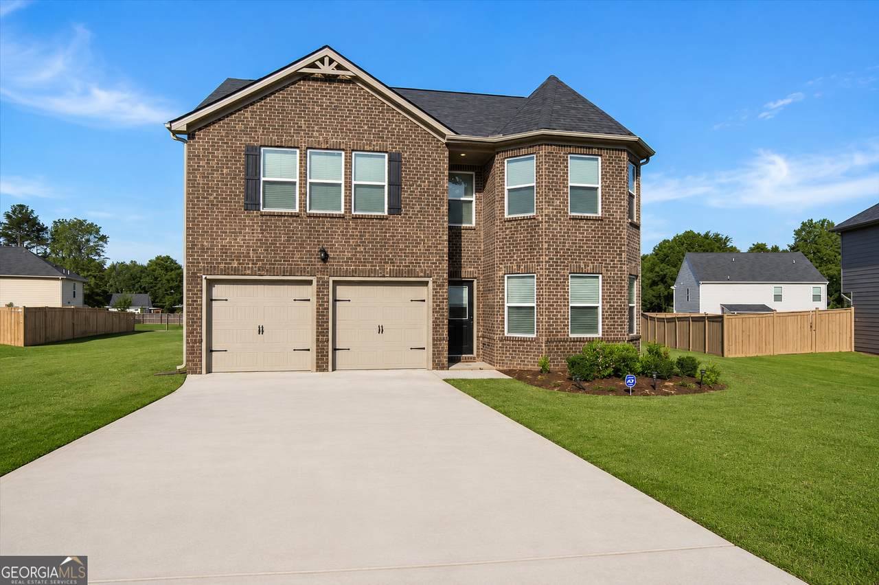 1129 Bluecoat Circle - Photo 1