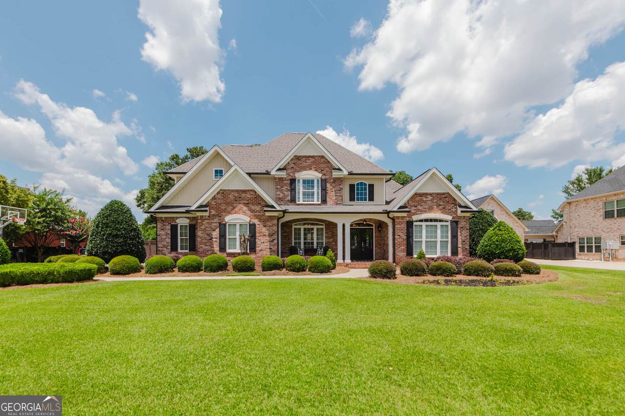 402 Avondale Circle - Photo 1