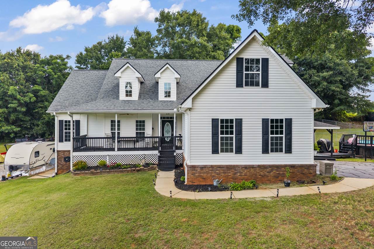 238 Apple Valley Road - Photo 1