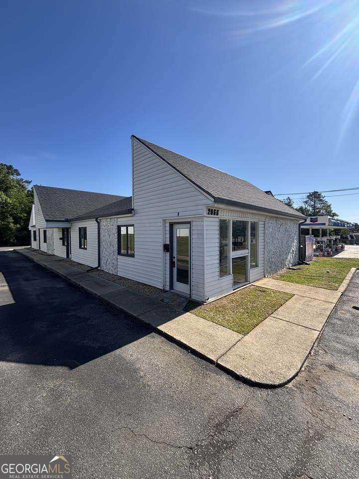 2066 Watson Boulevard - Photo 1