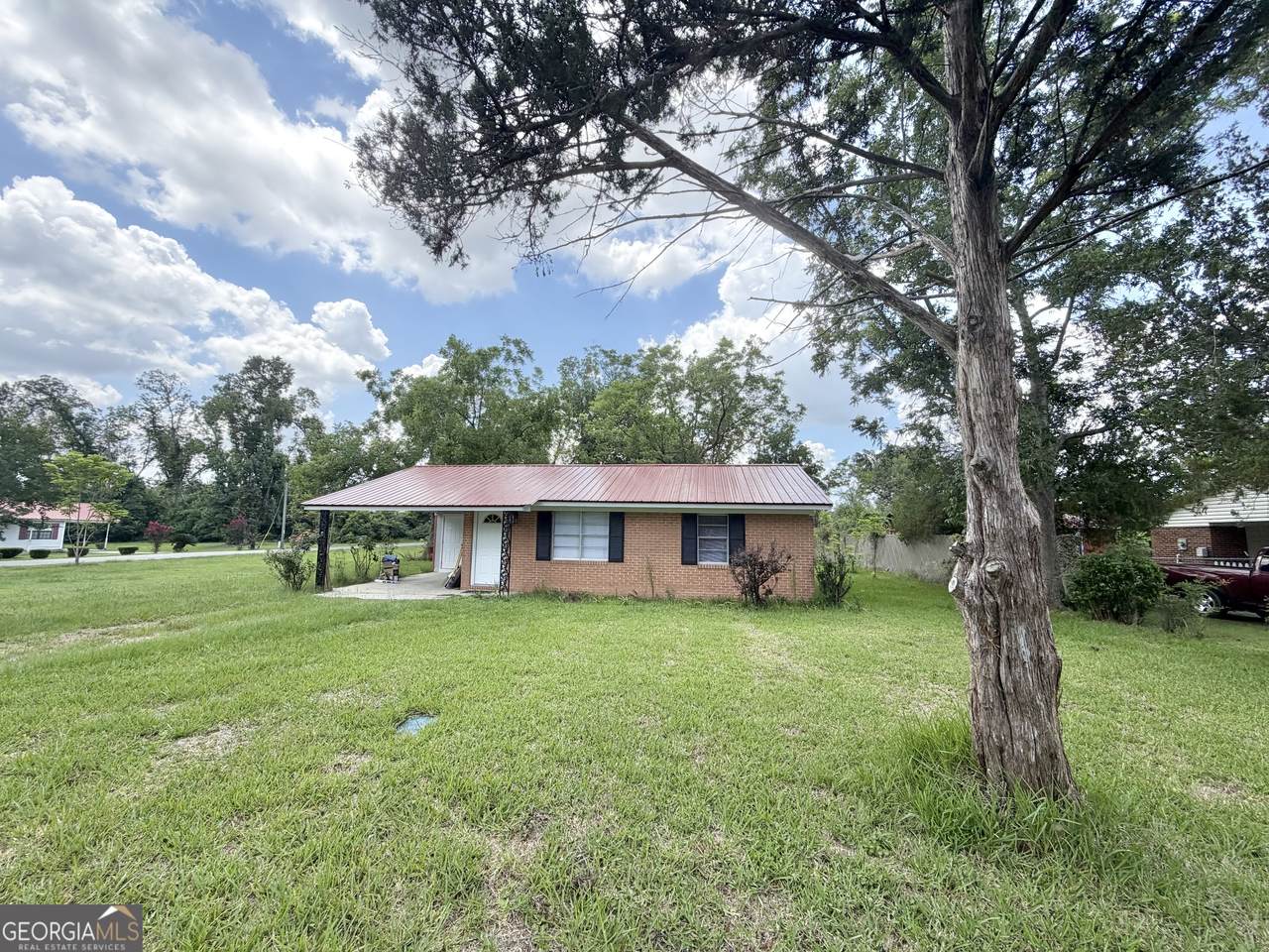 5 Lakeside Drive - Photo 1