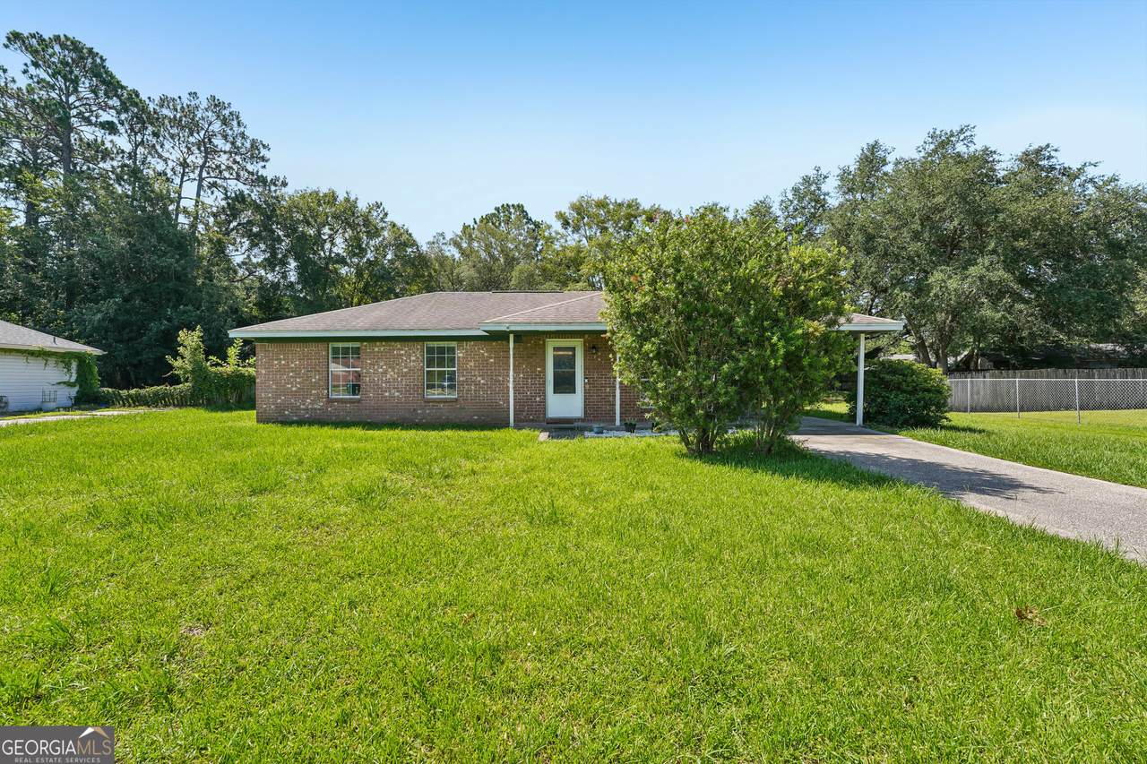 310 Watts Street - Photo 1