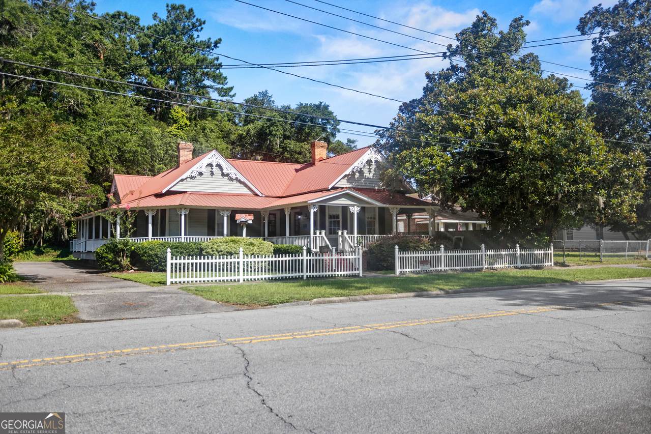 325 Main Street - Photo 1