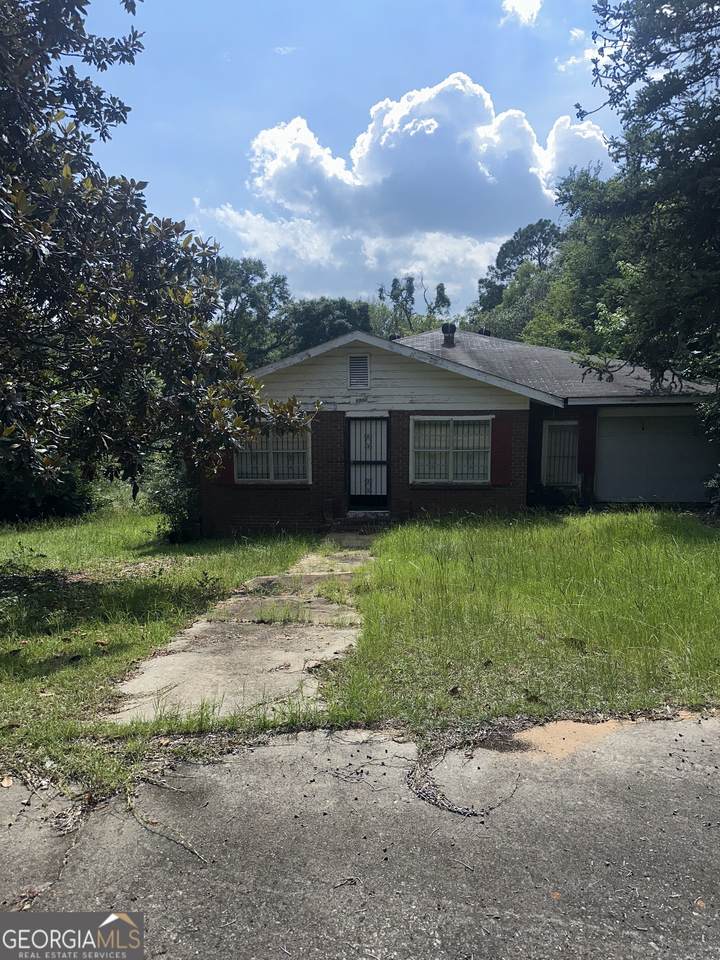 1107 Forest Street - Photo 1