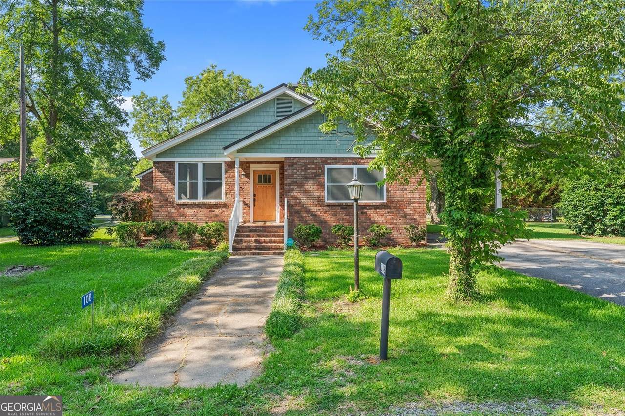 108 Springdale, Dr. - Photo 1