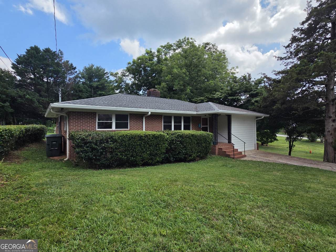 372 Foreacre Street - Photo 1
