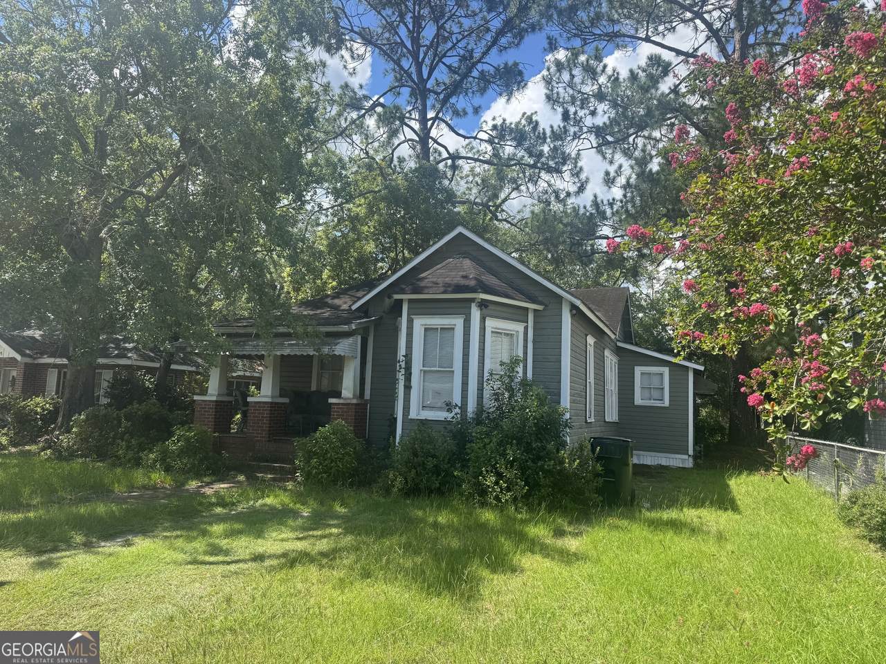 1107 Elizabeth Street - Photo 1