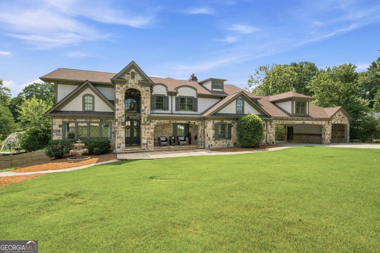 570 Creekwood Drive - Photo 1