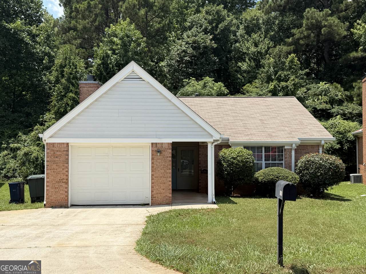 105 Waterford Way - Photo 1