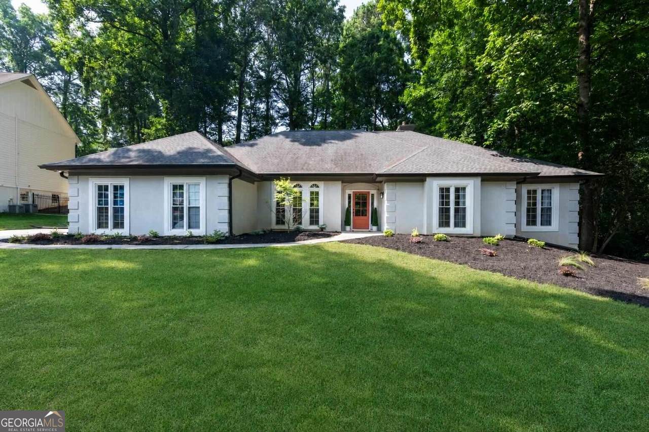 5662 Creekside Drive - Photo 1