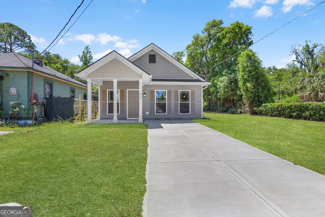 2235 Alaska Street - Photo 1