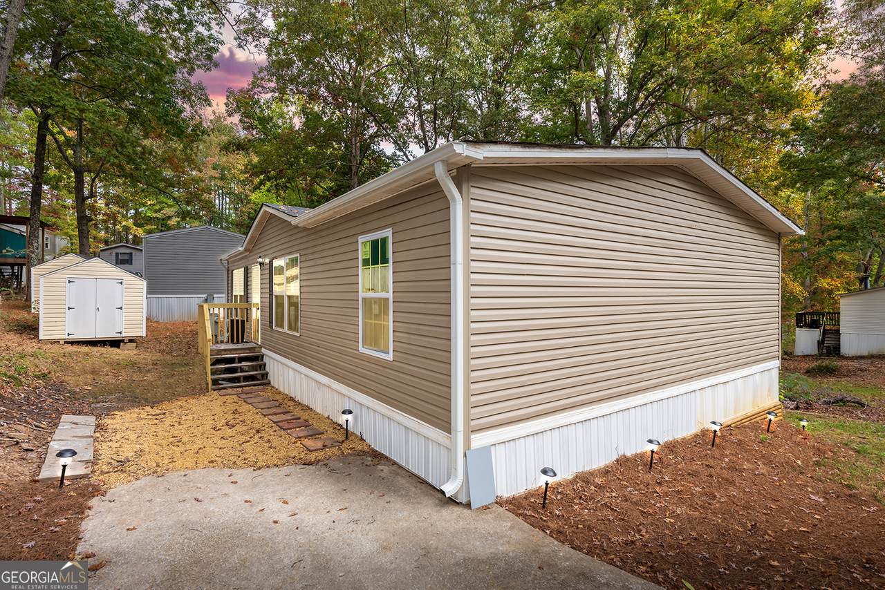 2390 Fairburn Road - Photo 1