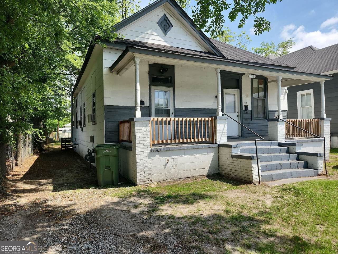 1113 19th Street - Photo 1