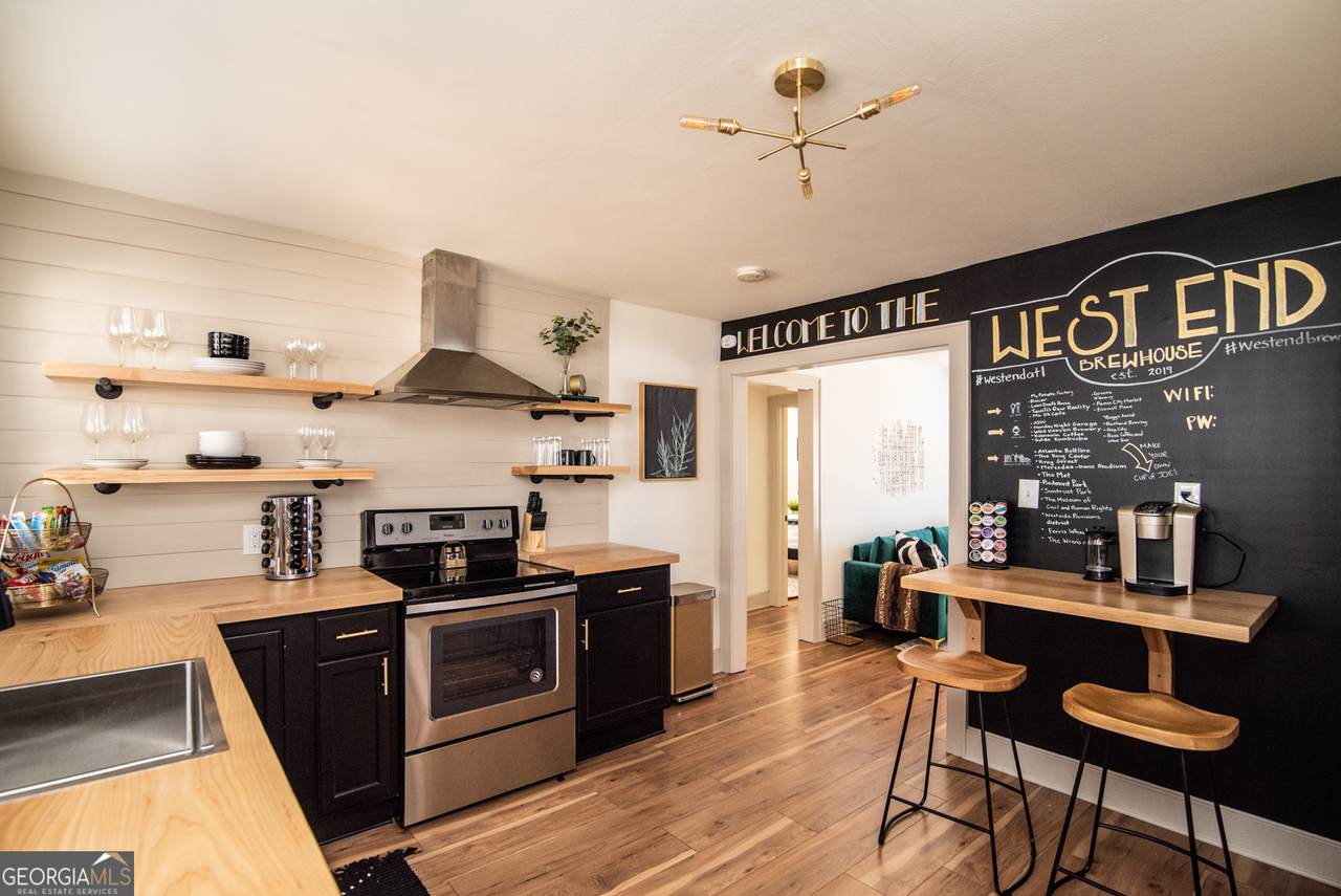 907 White Street - Photo 1