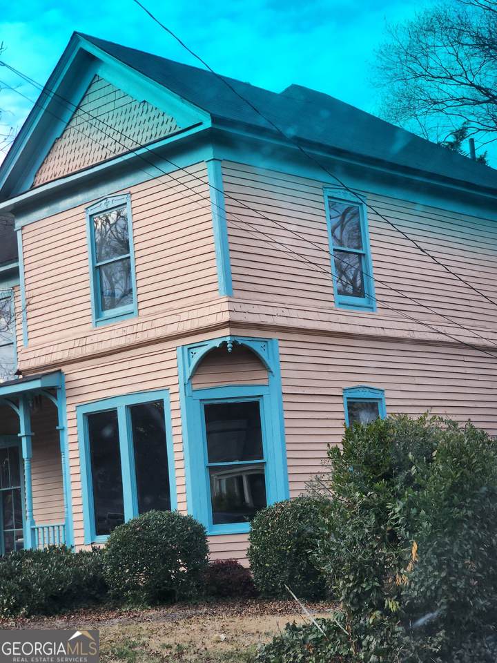 203 8th Street - Photo 1