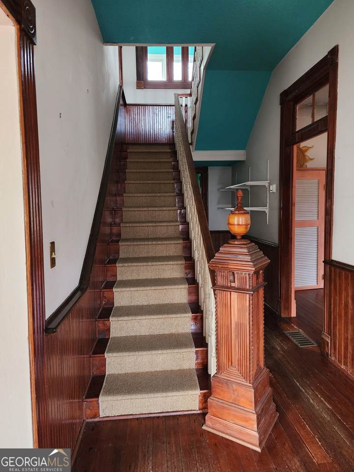 203 8th Street - Photo 1