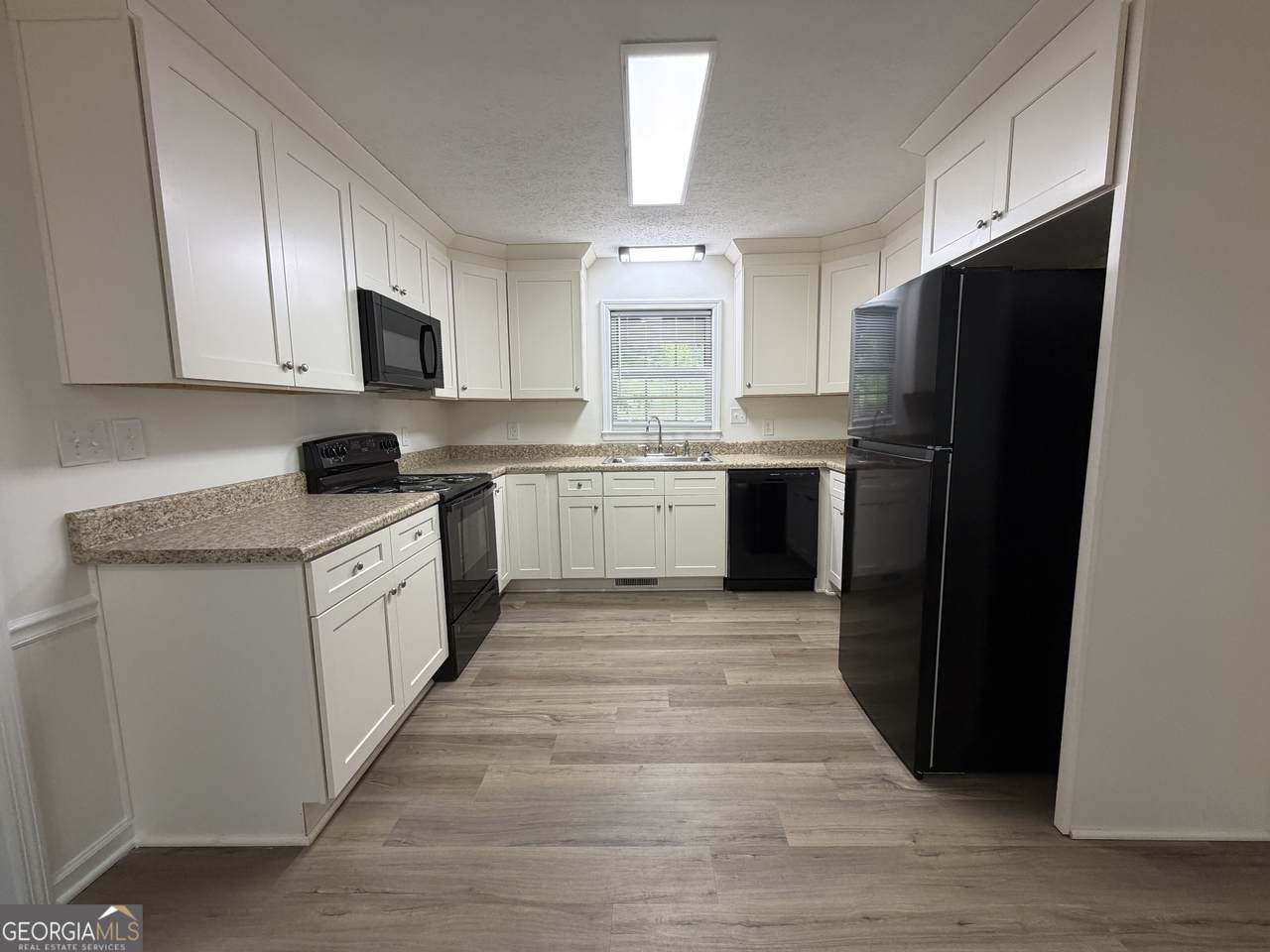 107 Austin Court - Photo 1