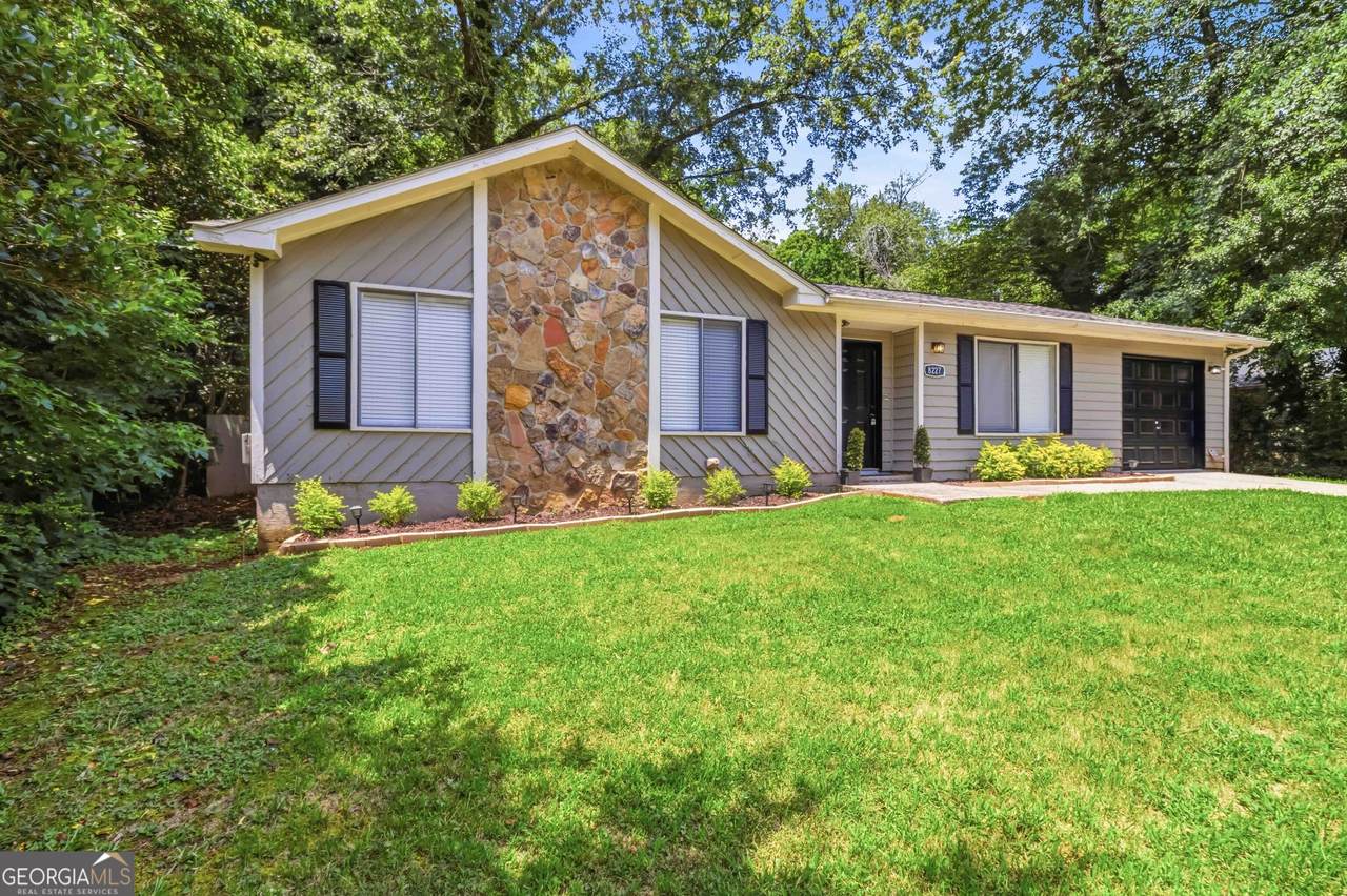 8227 Englewood Trail - Photo 1