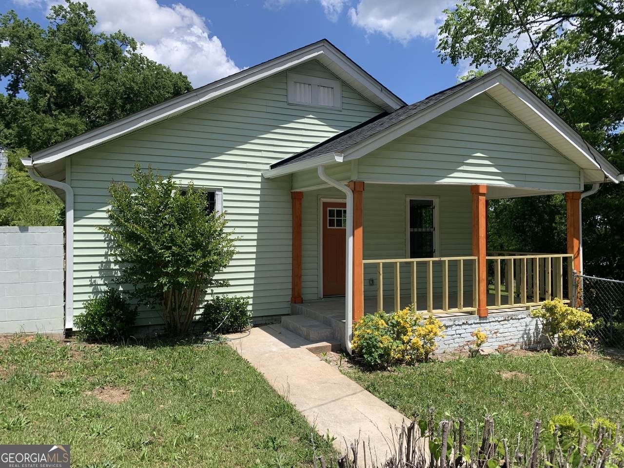 747 Harrold Street - Photo 1