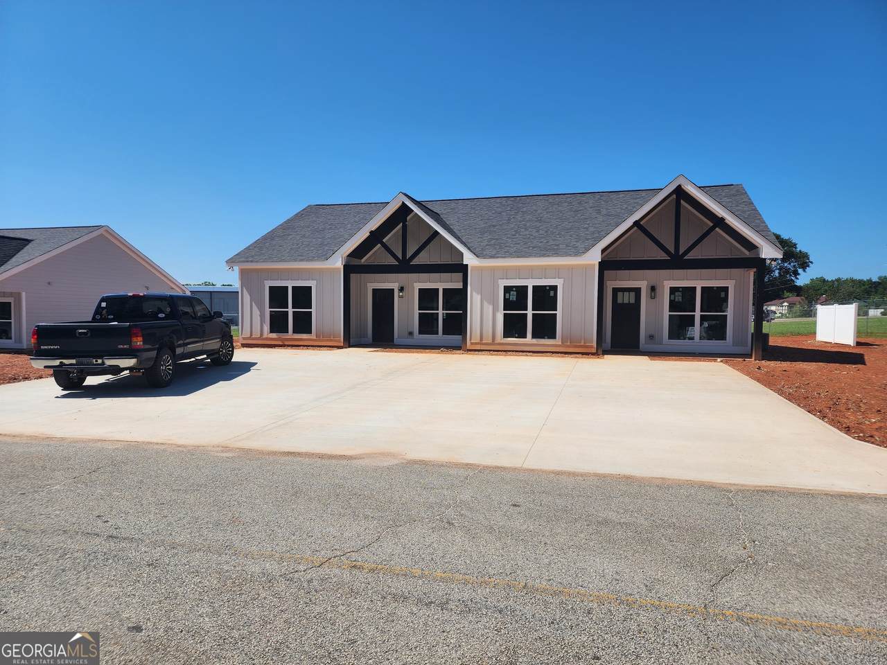 18,46,66 Clay Street - Photo 1