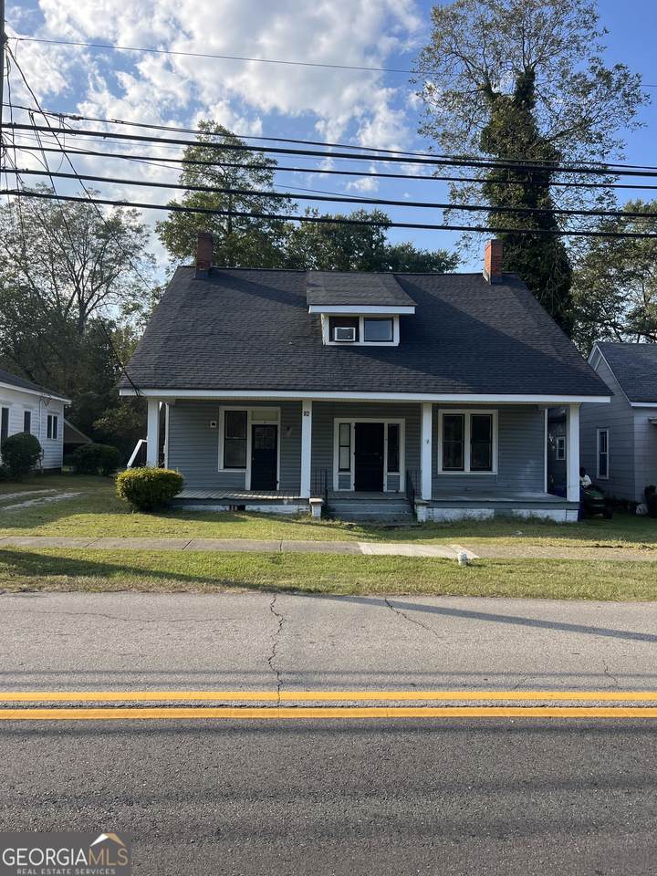 92 Woodlawn Avenue - Photo 1