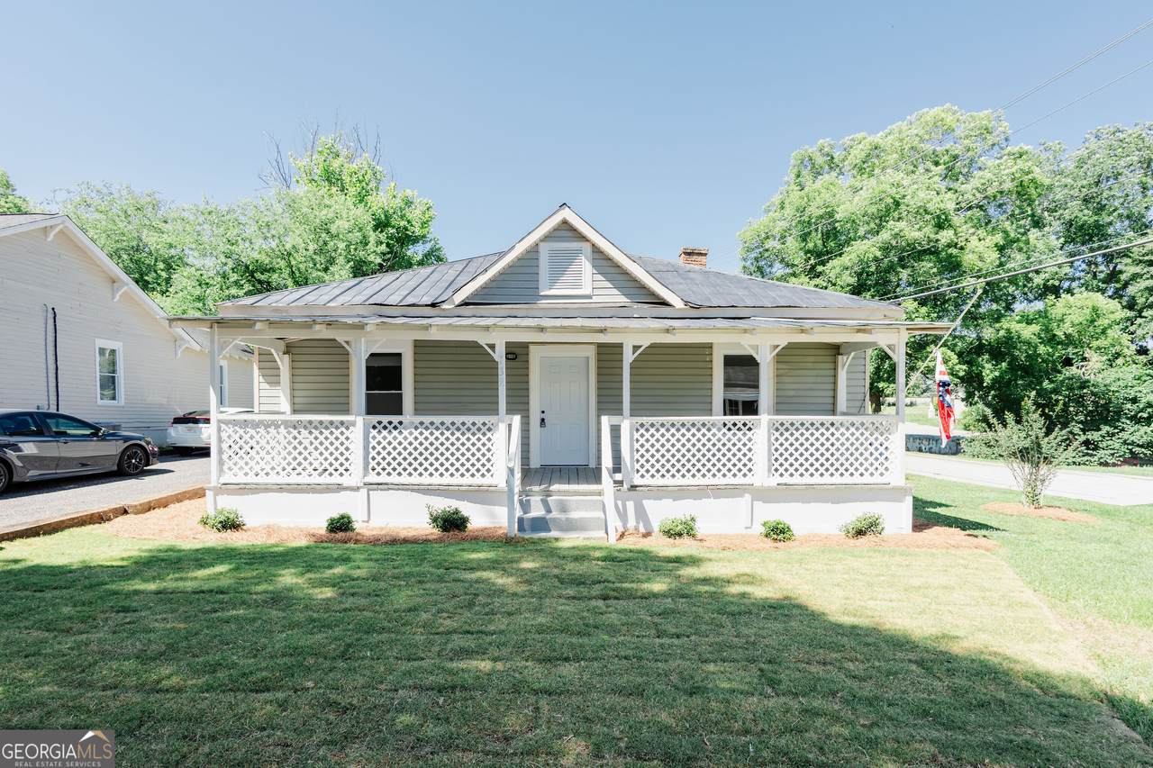 732 Williams Street - Photo 1