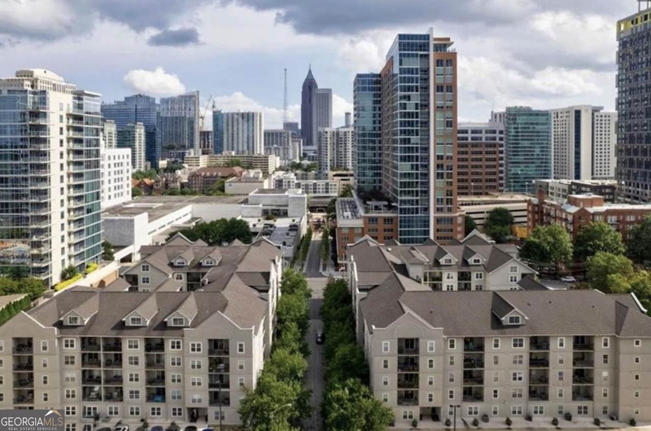 1074 Peachtree Walk - Photo 1