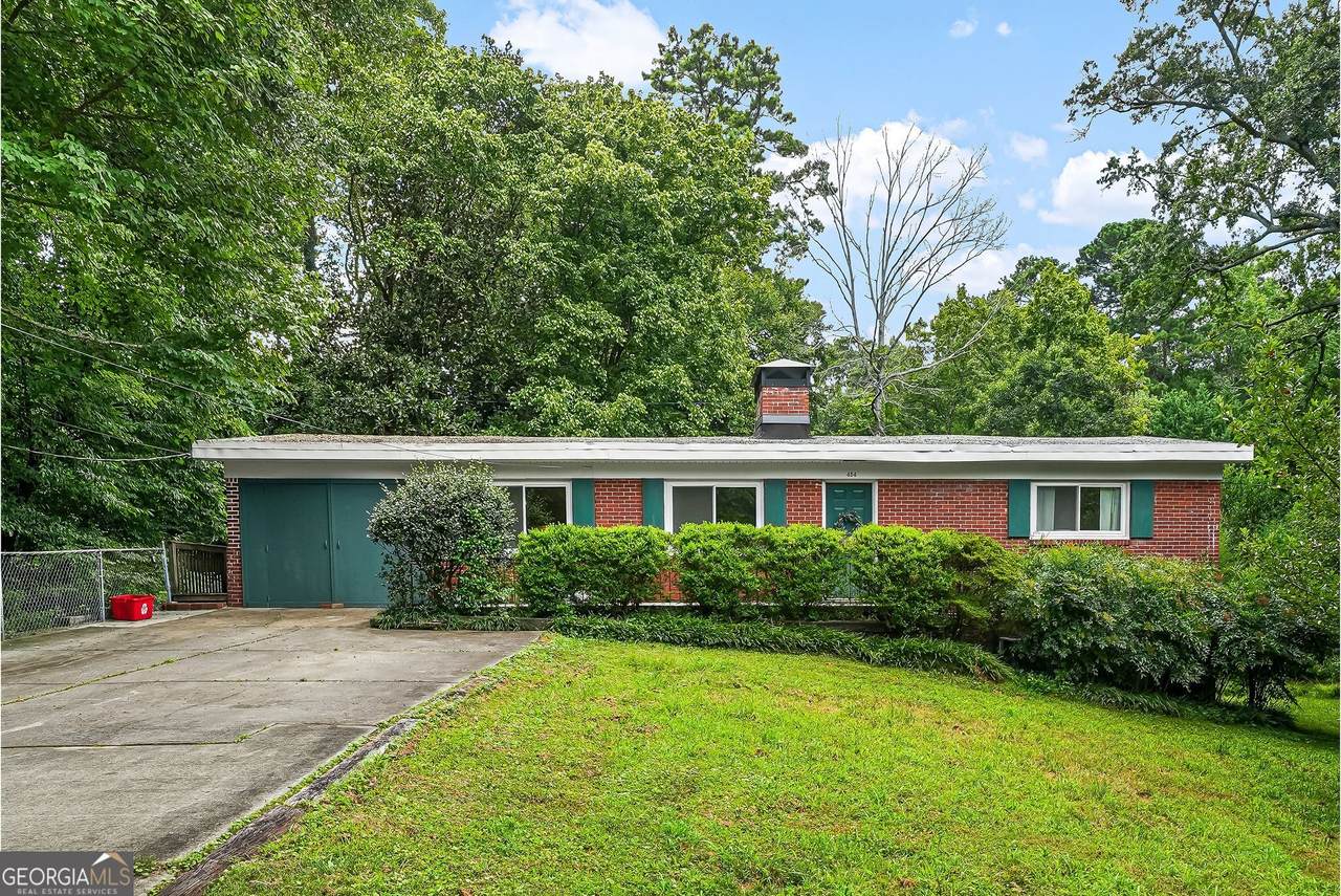 454 Superior Avenue - Photo 1