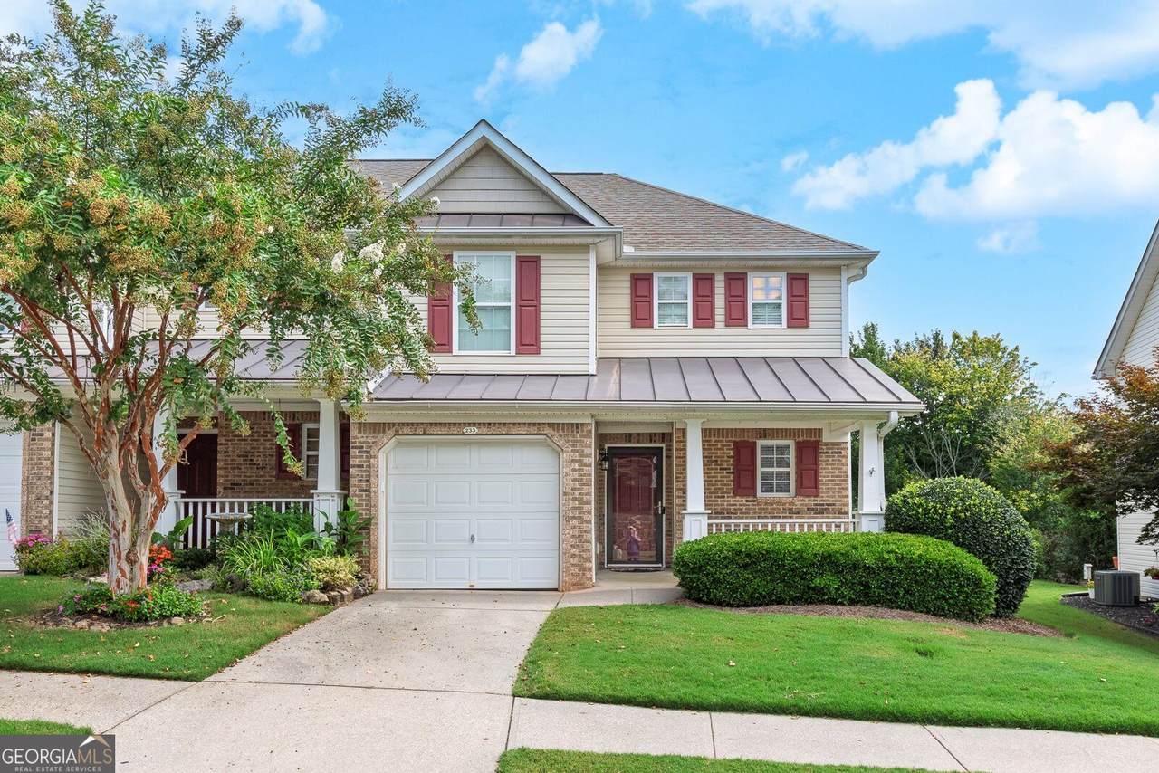 233 Fox Creek Boulevard - Photo 1