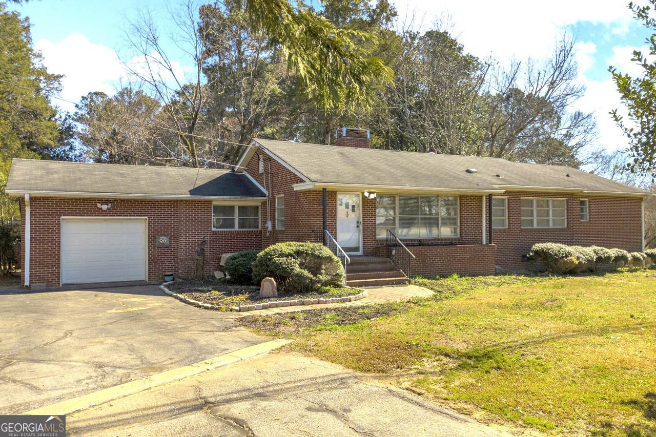 1651 Athens Highway - Photo 1