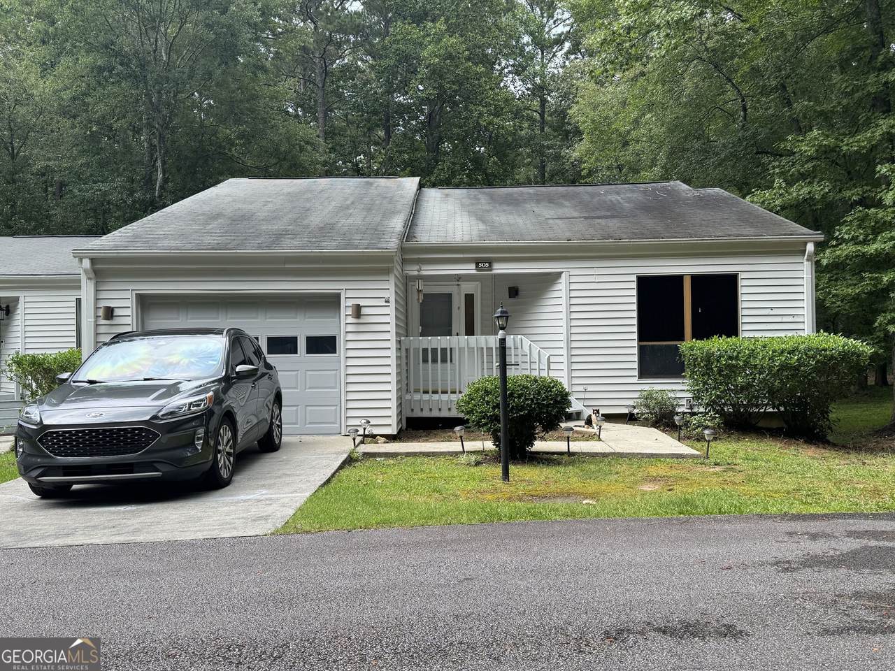 505 Willow Way - Photo 1