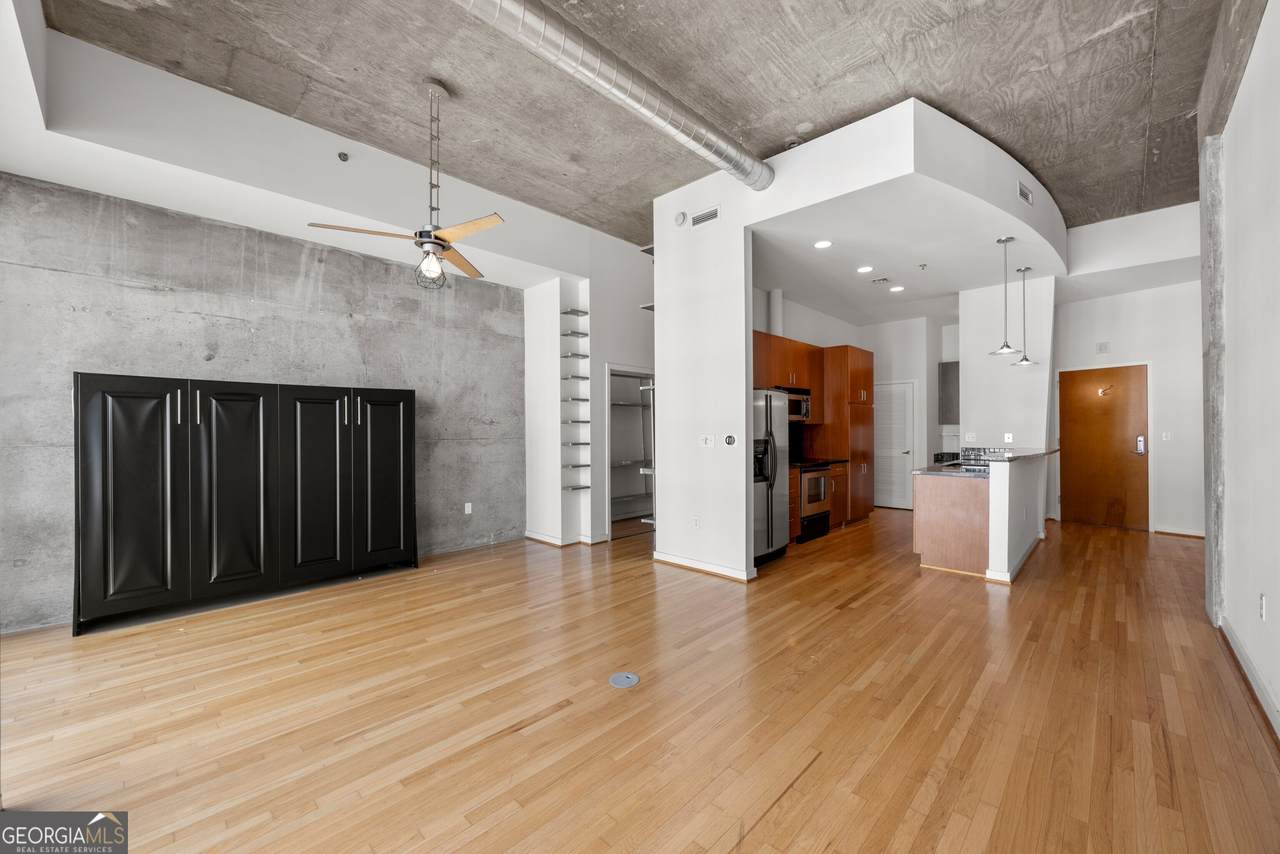 943 Peachtree Street - Photo 1