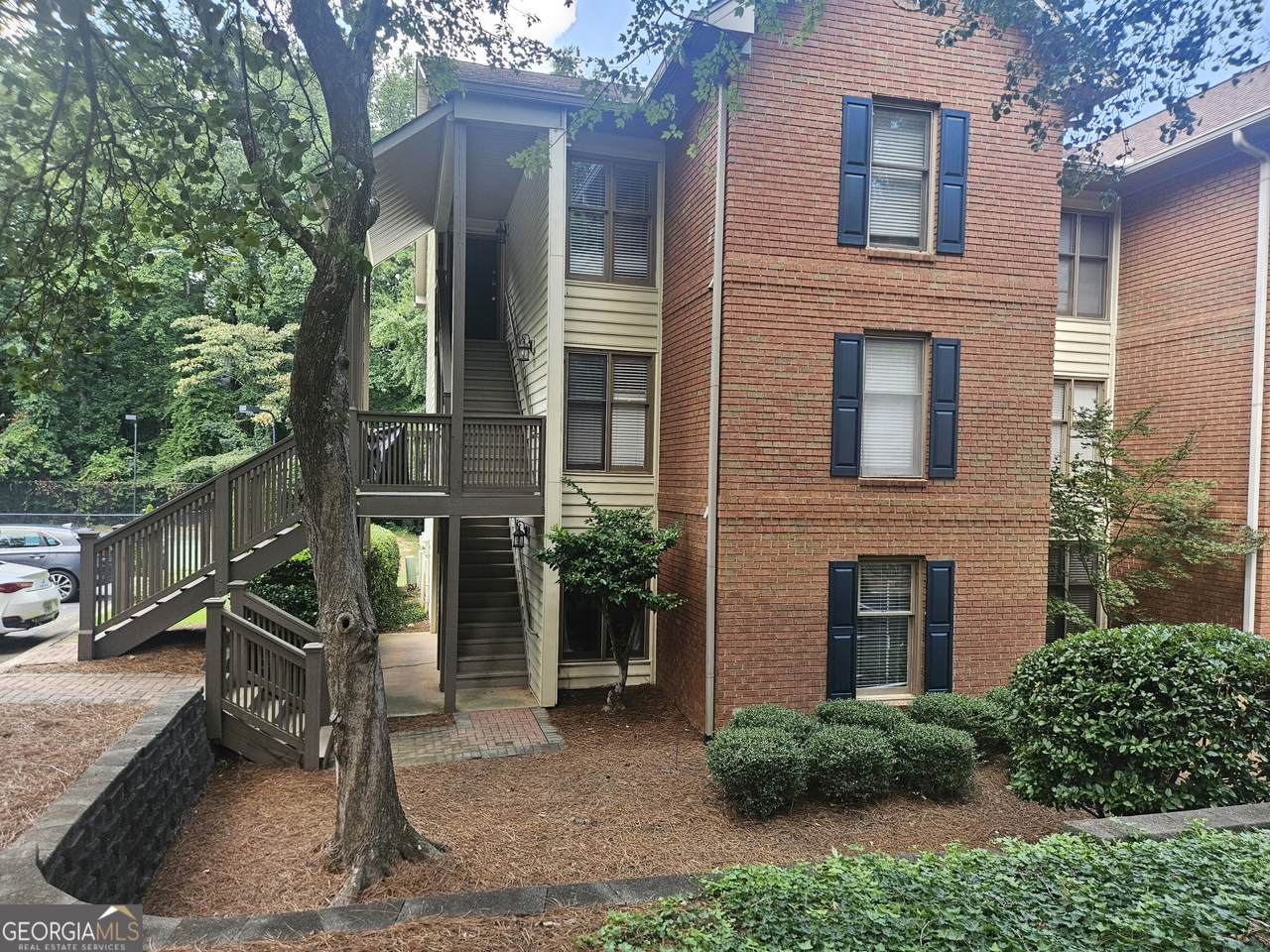 1101 Garden Court - Photo 1