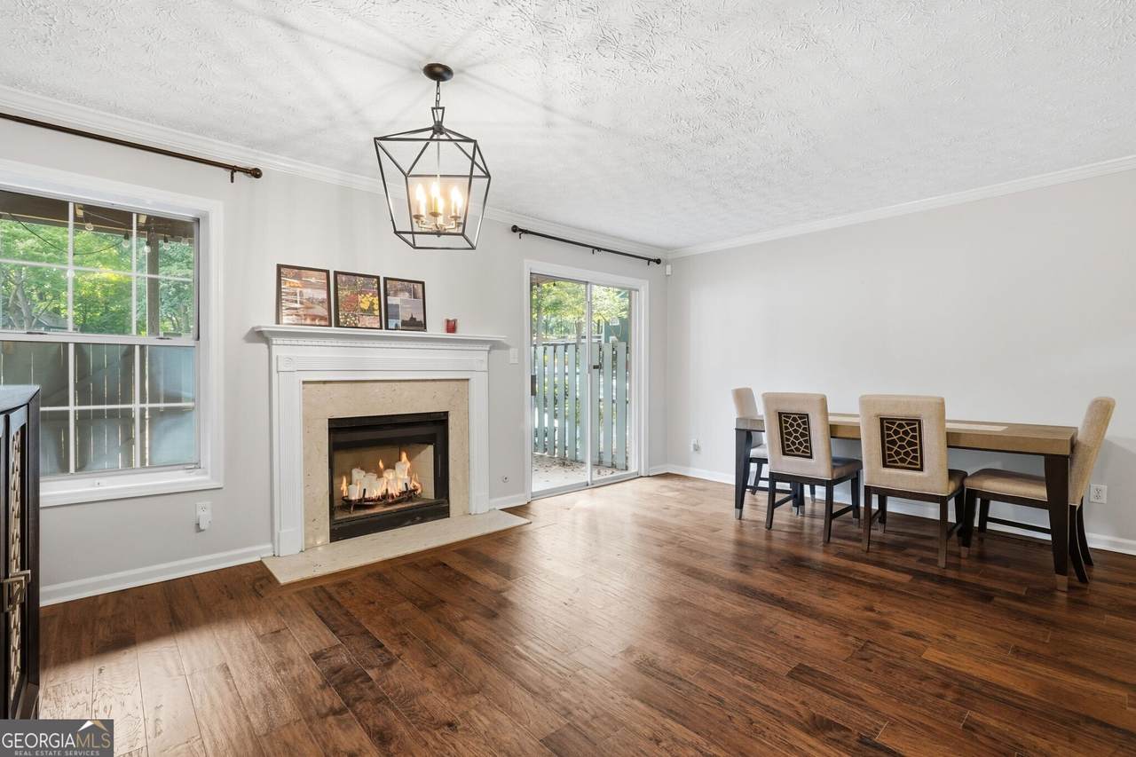 1402 Crossing Drive - Photo 1