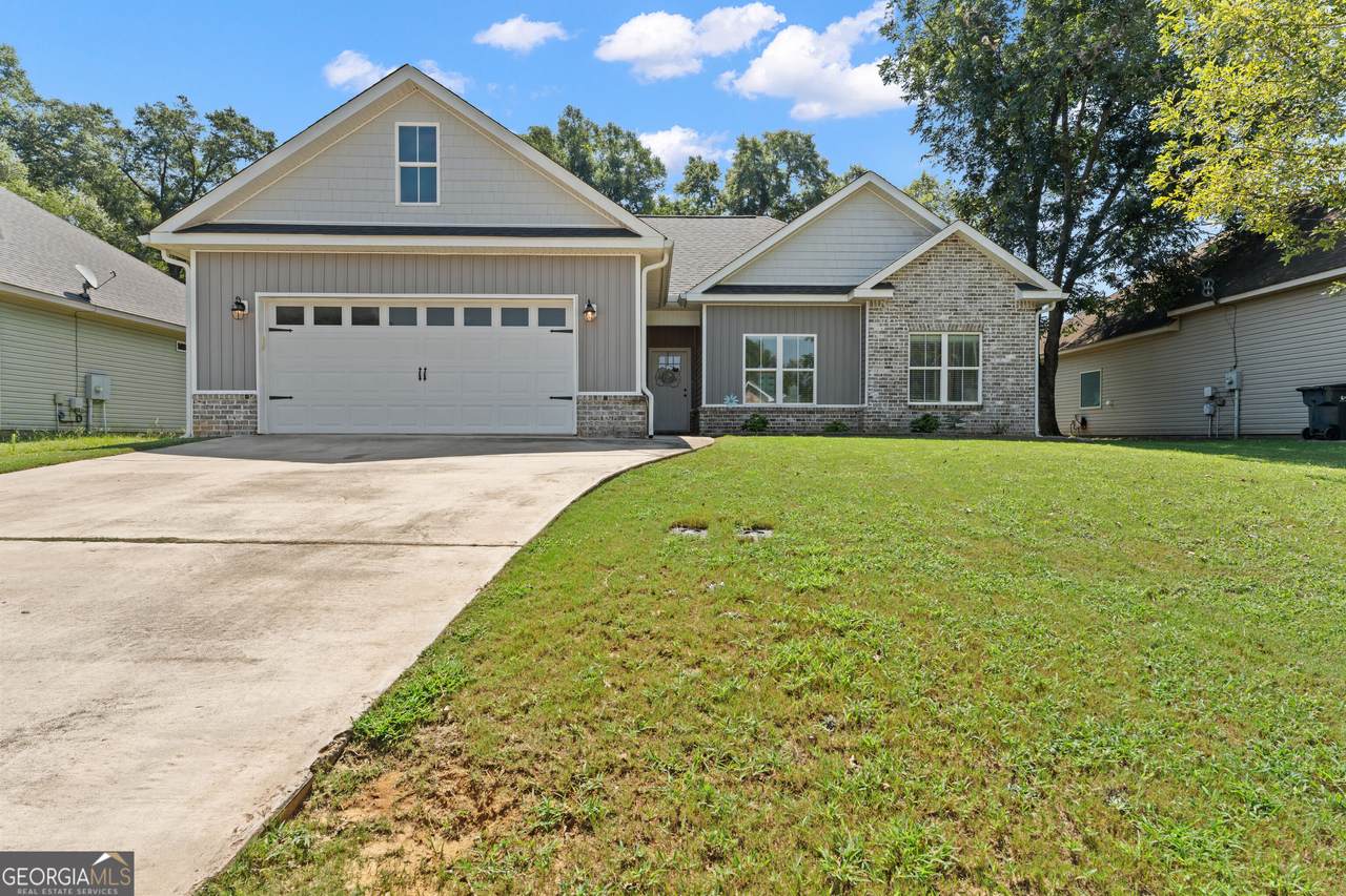 204 Dennard Drive - Photo 1