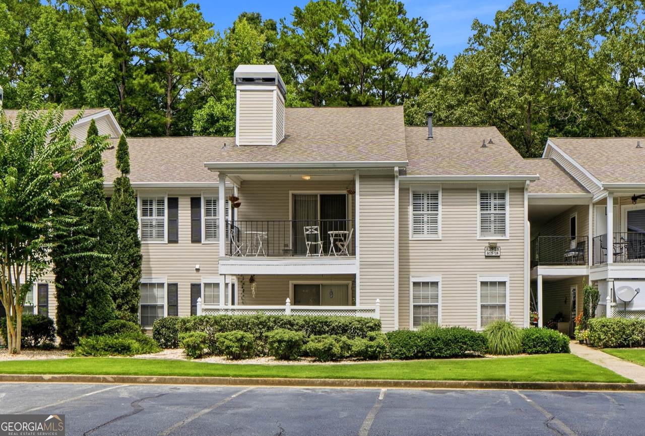 825 Ridgefield Drive - Photo 1