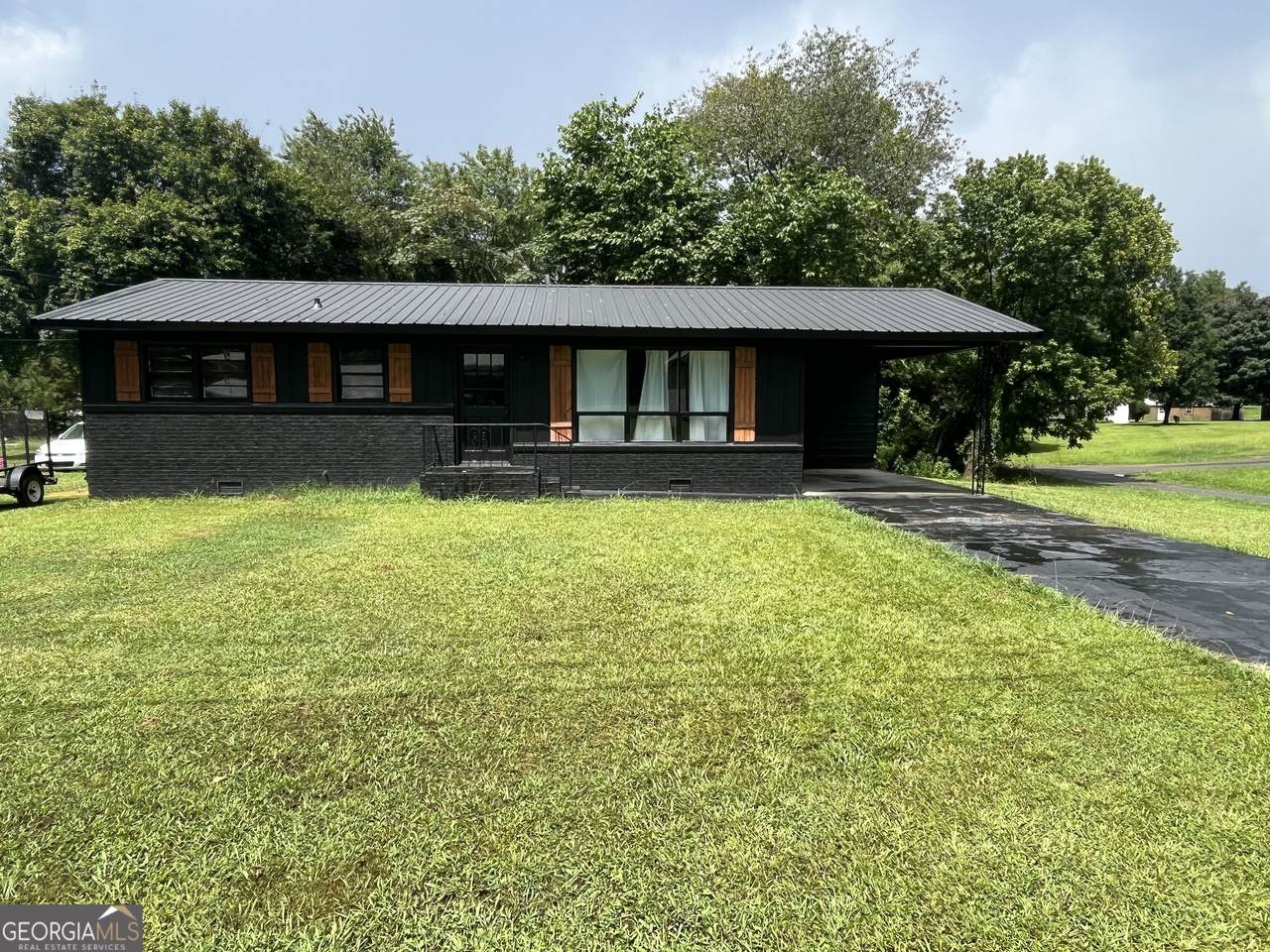 85 Rollins Drive - Photo 1