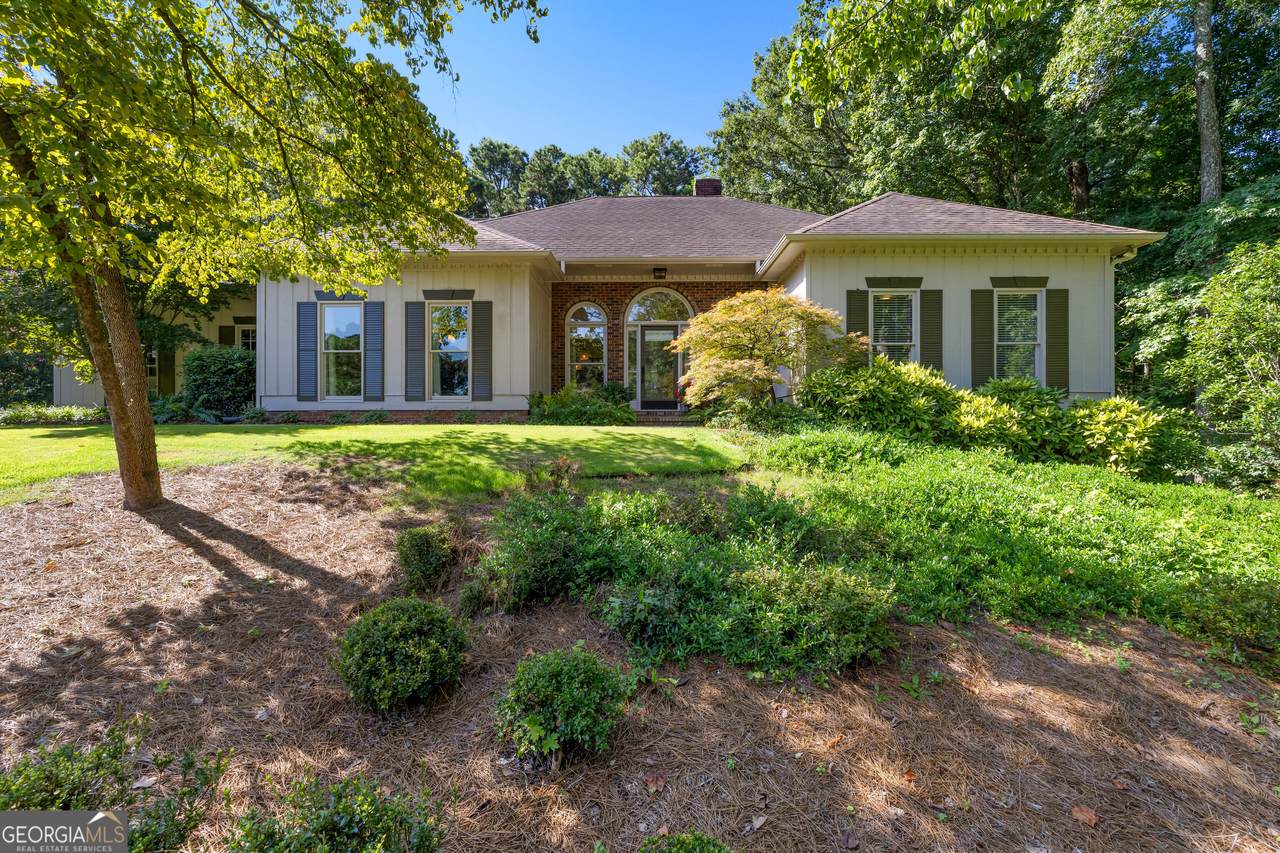 216 Ashford Circle - Photo 1