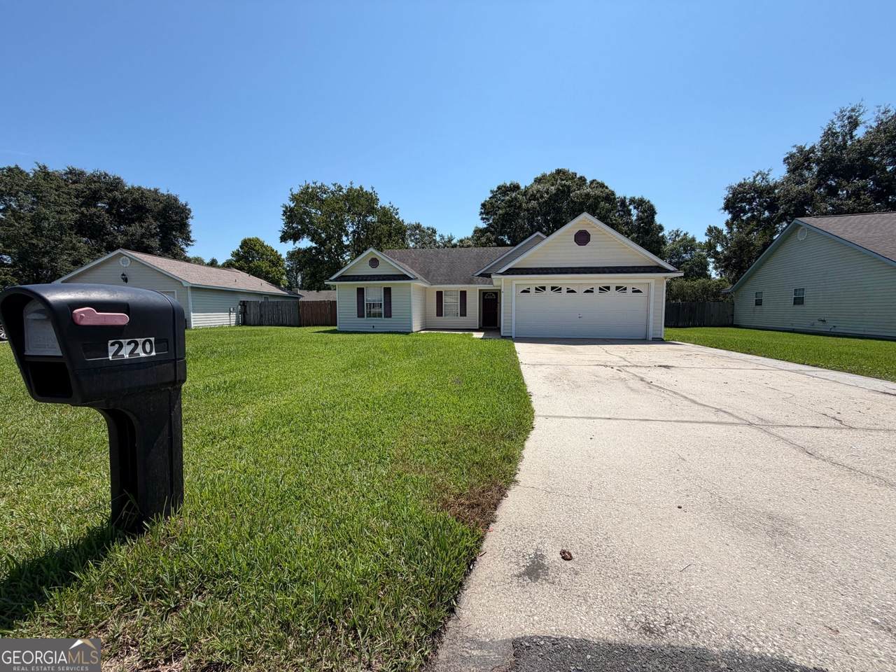 220 Chestnut Court - Photo 1