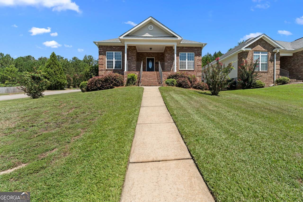 200 Lasso Drive - Photo 1