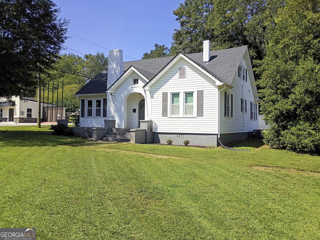 402 Gordon Street - Photo 1