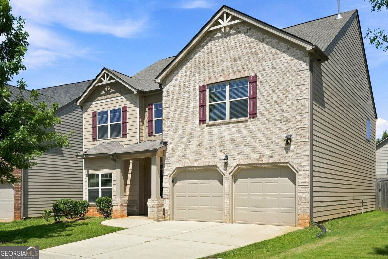 620 Emporia Loop - Photo 1